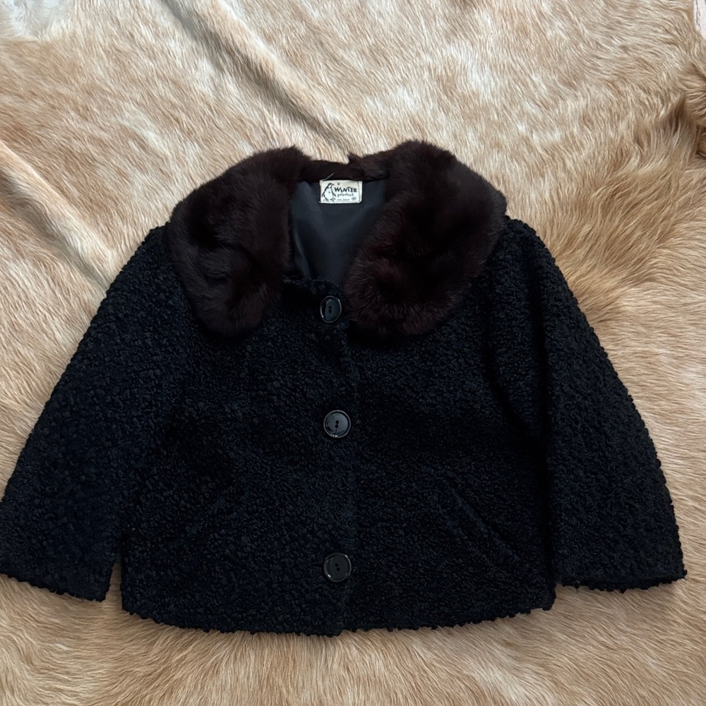 A Winter Product Vintage Black Pea Coat with Fur Collar
WPL9348 - Winter Furs